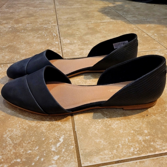 TOMS Women's Classic Black Flat Preppy Comfy Loafers. Size 11 - Picture 3 of 8